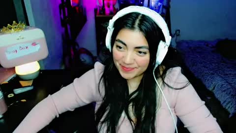 Snapshot of cuteambervi chatting on 01/27/25, 10:38 Princess Amber online show from 01/27/25, 10:38