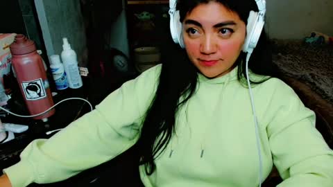 Snapshot of cuteambervi chatting on 02/02/25, 02:59 Princess Amber online show from 02/02/25, 02:59