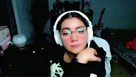 Snapshot of cuteambervi chatting on 02/10/25, 11:13 Princess Amber online show from 02/10/25, 11:13