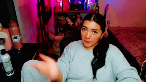 Snapshot of cuteambervi chatting on 03/05/25, 12:49 Princess Amber online show from 03/05/25, 12:49