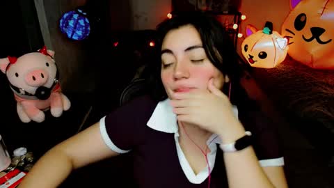 Snapshot of cuteambervi chatting on 10/20/25, 12:44 Princess Amber online show from 10/20/25, 12:44