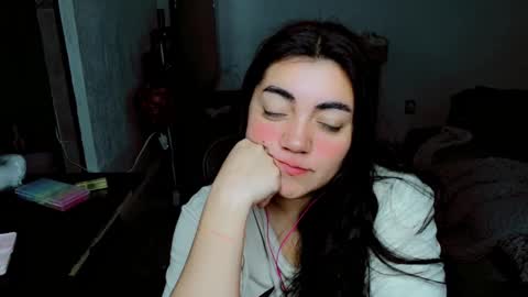 Snapshot of cuteambervi chatting on 11/23/25, 10:20 Princess Amber online show from 11/23/25, 10:20