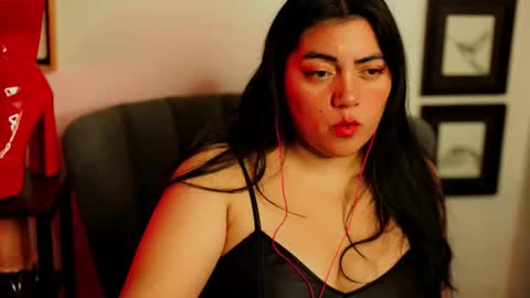 Snapshot of cuteambervi chatting on 12/15/25, 11:42 Princess Amber online show from 12/15/25, 11:42