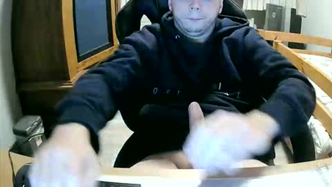 Snapshot of cuteboy090 chatting on 10/29/25, 12:18 Cuteboy090 online show from 10/29/25, 12:18