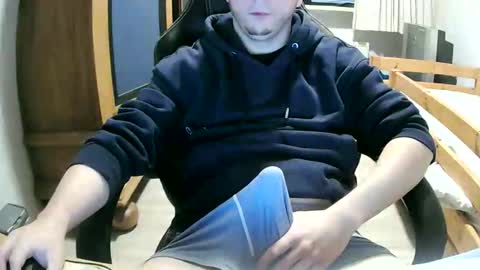 Cuteboy090 online show from 03/25/26, 02:45