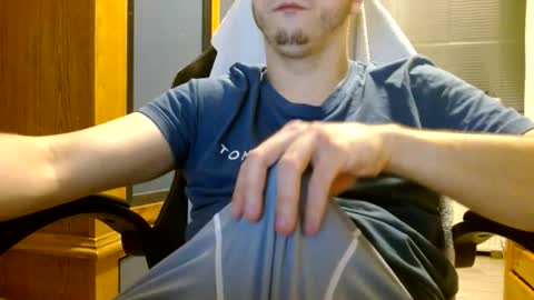 Snapshot of cuteboy090 chatting on 06/22/26, 10:07 Cuteboy090 online show from 06/22/26, 10:07