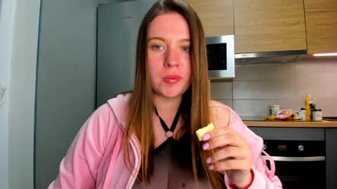 cutebuttslutty online show from 04/15/26, 07:58