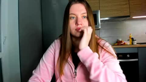 cutebuttslutty online show from 04/16/26, 06:52