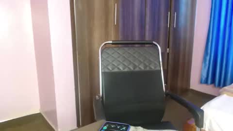 Snapshot of cutebuu chatting on 11/02/25, 12:18 cutebuu online show from 11/02/25, 12:18