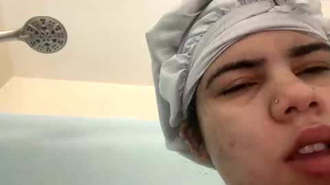 Snapshot of cutecuban18 chatting on 11/17/25, 07:19 loveolots online show from 11/17/25, 07:19