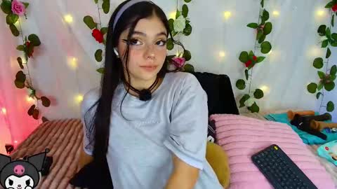 Andrea 3 online show from 10/31/25, 02:45