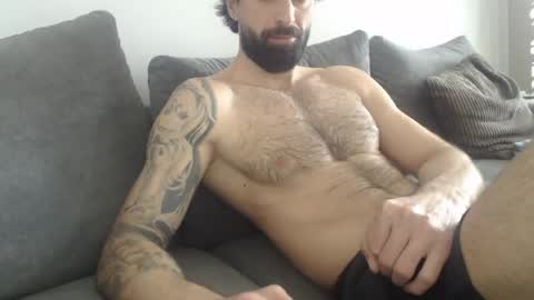 cuteeboy online show from 04/18/26, 09:46