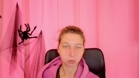 Snapshot of cuteellii chatting on 11/19/25, 11:10 Elli online show from 11/19/25, 11:10