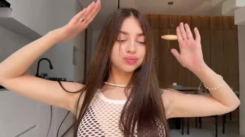 Snapshot of cuteelsa_ chatting on 02/09/25, 05:19 Elsa online show from 02/09/25, 05:19