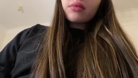 Snapshot of cuteelsa_ chatting on 02/19/25, 03:49 Elsa online show from 02/19/25, 03:49