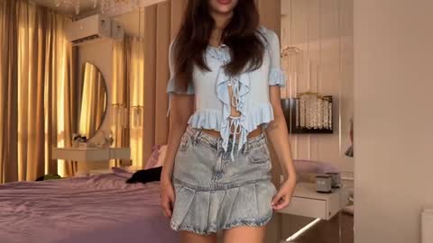 Snapshot of cuteelsa_ chatting on 09/23/25, 07:33 Elsa online show from 09/23/25, 07:33