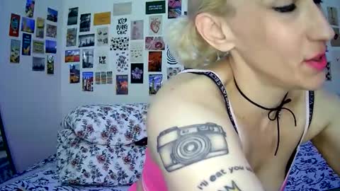 Bella online show from 02/04/26, 04:29