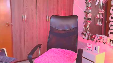 cuteflame_ online show from 01/13/26, 09:53