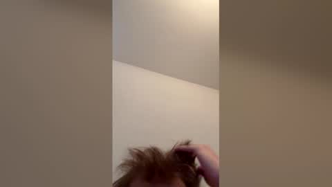 cuteguyy2001 online show from 05/18/26, 12:33