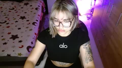 isabella online show from 03/03/26, 04:35