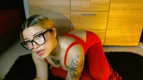 isabella online show from 05/22/26, 01:02