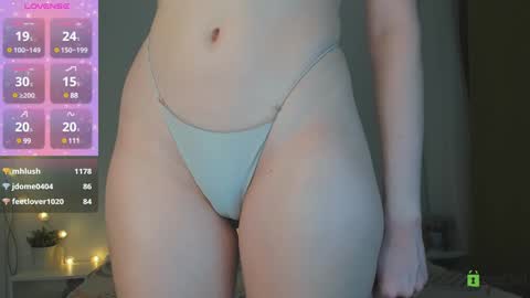 cutenessnicole online show from 01/21/25, 11:13