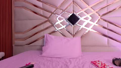 cutepetitee online show from 11/12/25, 05:35