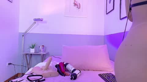 cutepetitee online show from 01/31/26, 08:18