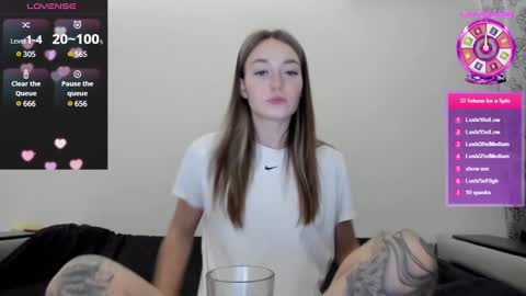 Snapshot of cutestdemon chatting on 12/28/24, 02:33 Im saving up to fix my favorite car online show from 12/28/24, 02:33