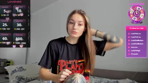 Snapshot of cutestdemon chatting on 02/27/25, 06:07 Im saving up to fix my favorite car online show from 02/27/25, 06:07