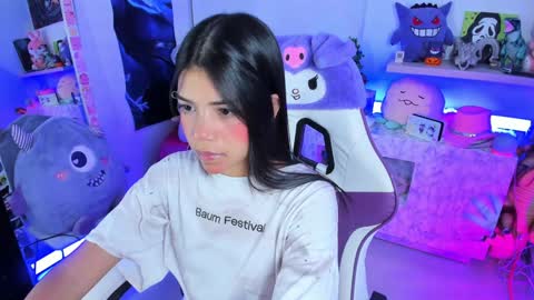  - independent model online show from 12/04/24, 04:21