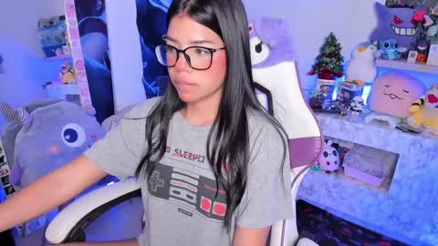  - independent model online show from 02/19/25, 07:39