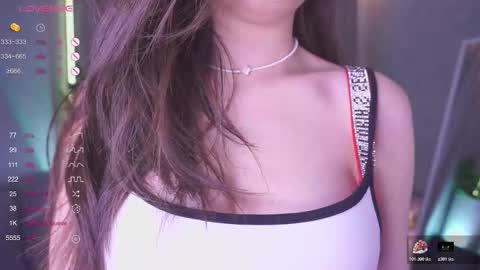 Snapshot of cutetous chatting on 11/30/25, 12:31 Julia online show from 11/30/25, 12:31