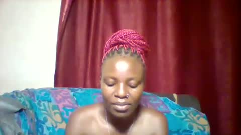 cutey_lunar online show from 02/02/25, 08:19