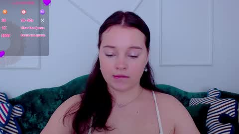 Snapshot of cutie__cutiee_ chatting on 10/04/25, 09:02 Nika online show from 10/04/25, 09:02