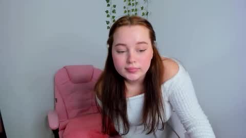 Snapshot of cutie__cutiee_ chatting on 02/24/26, 02:15 Nika online show from 02/24/26, 02:15