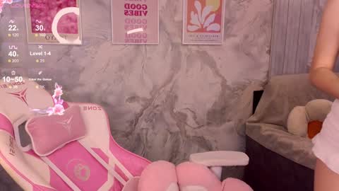 HelloMy name Eva online show from 01/31/25, 06:35