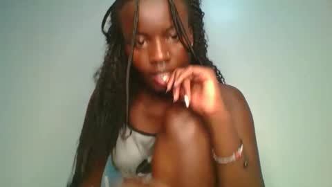 cutie_choco online show from 11/18/25, 04:33