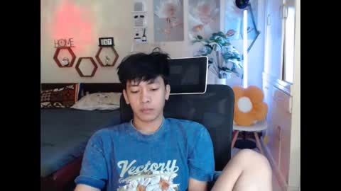 Neil Taylor online show from 12/18/25, 07:14