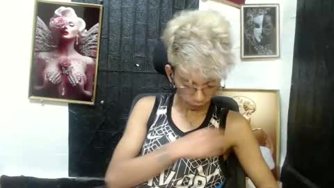 Snapshot of cutie_mico chatting on 02/25/25, 06:25 cutie_mico online show from 02/25/25, 06:25