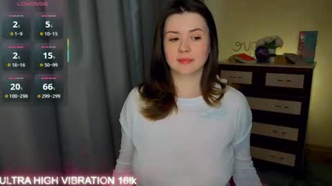 Snapshot of cutie_mili chatting on 07/17/26, 10:33 mili online show from 07/17/26, 10:33