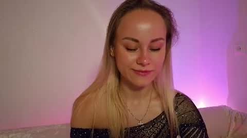cutie_xoxo_ online show from 06/18/26, 08:13