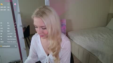 Snapshot of cutiee_lady chatting on 02/22/26, 05:11 MILA online show from 02/22/26, 05:11