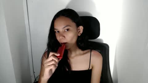 cutiee_lily2 online show from 05/24/26, 01:21