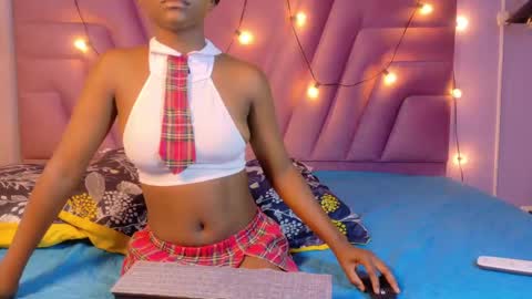 Snapshot of cutielittleebonyy chatting on 01/17/26, 08:01 Kiara online show from 01/17/26, 08:01