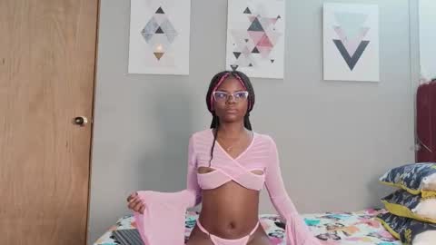 Snapshot of cutielittleebonyy chatting on 02/24/26, 07:45 Kiara online show from 02/24/26, 07:45