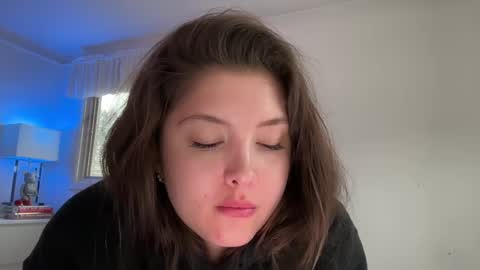 Snapshot of cutieoggg420 chatting on 12/26/24, 07:05 Cutieoggg420 online show from 12/26/24, 07:05