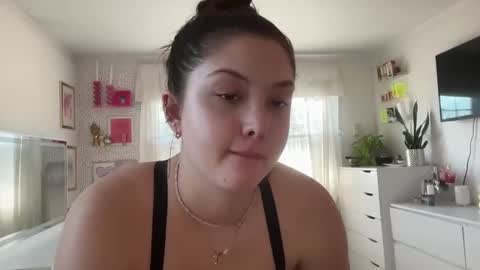 Snapshot of cutieoggg420 chatting on 03/08/25, 08:14 Cutieoggg420 online show from 03/08/25, 08:14