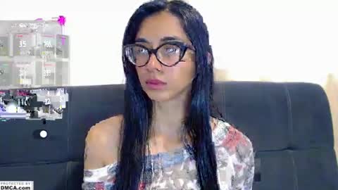 Snapshot of cutte_kitty_ chatting on 08/06/26, 05:15 miss ari online show from 08/06/26, 05:15