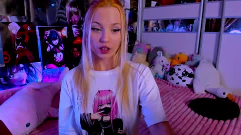 Snapshot of cuttie_ponyy chatting on 12/05/24, 09:39 Nora online show from 12/05/24, 09:39